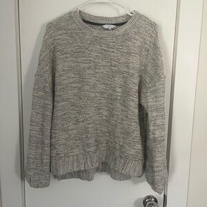 Time and Tru Black and White Knit Top